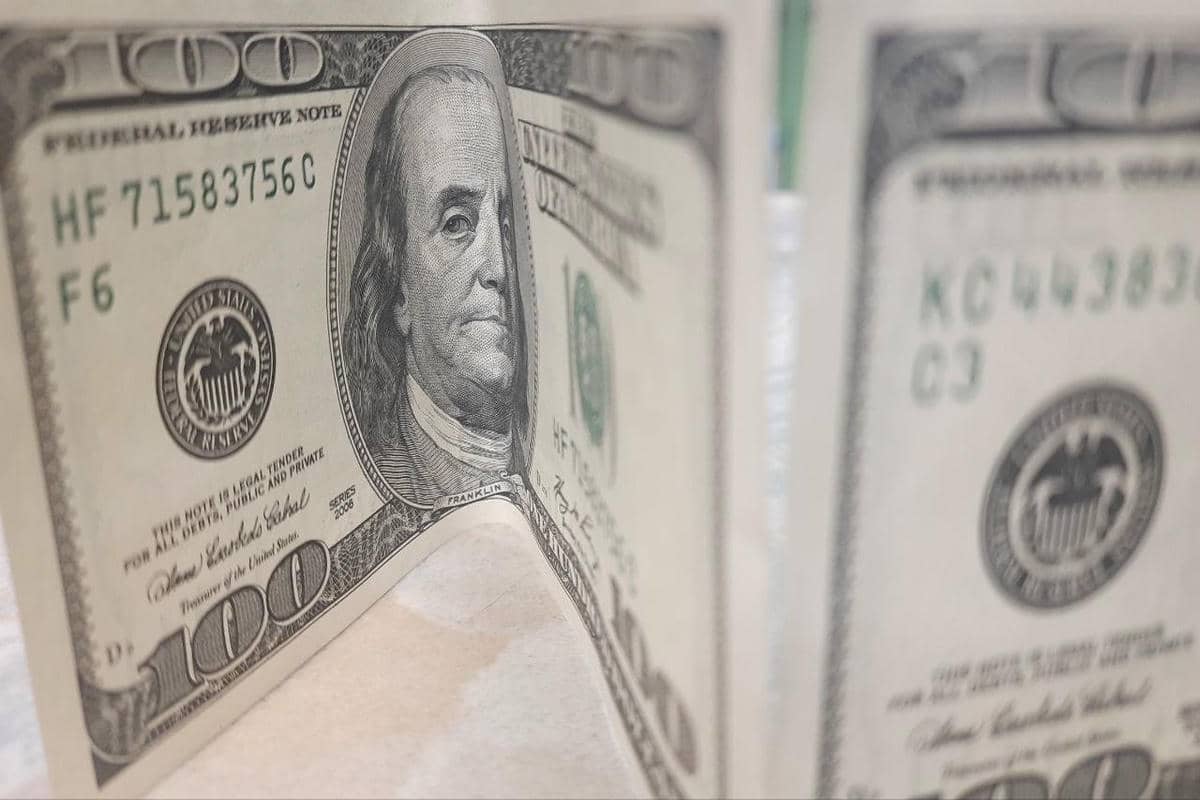 Биткоин вырос до двухнедельного максимума на фоне сделки США и Ирана Американские доллары