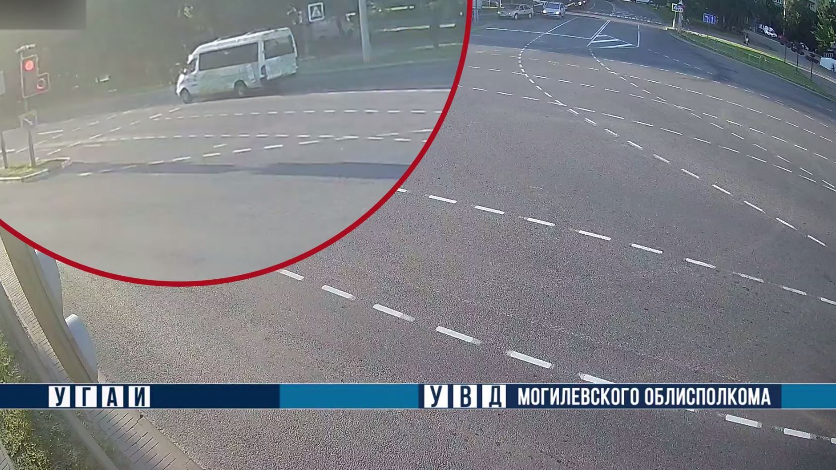 В Могилеве маршрутка на пешеходном переходе сбила женщину маршрутное такси