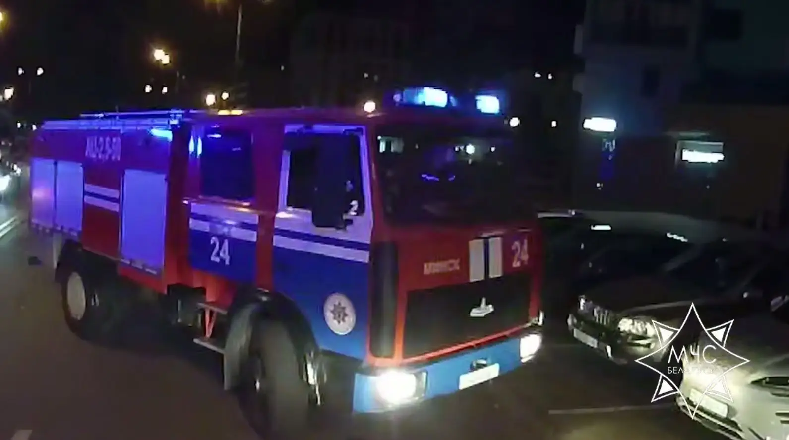 В Новой Боровой горело кафе автомобиль МЧС