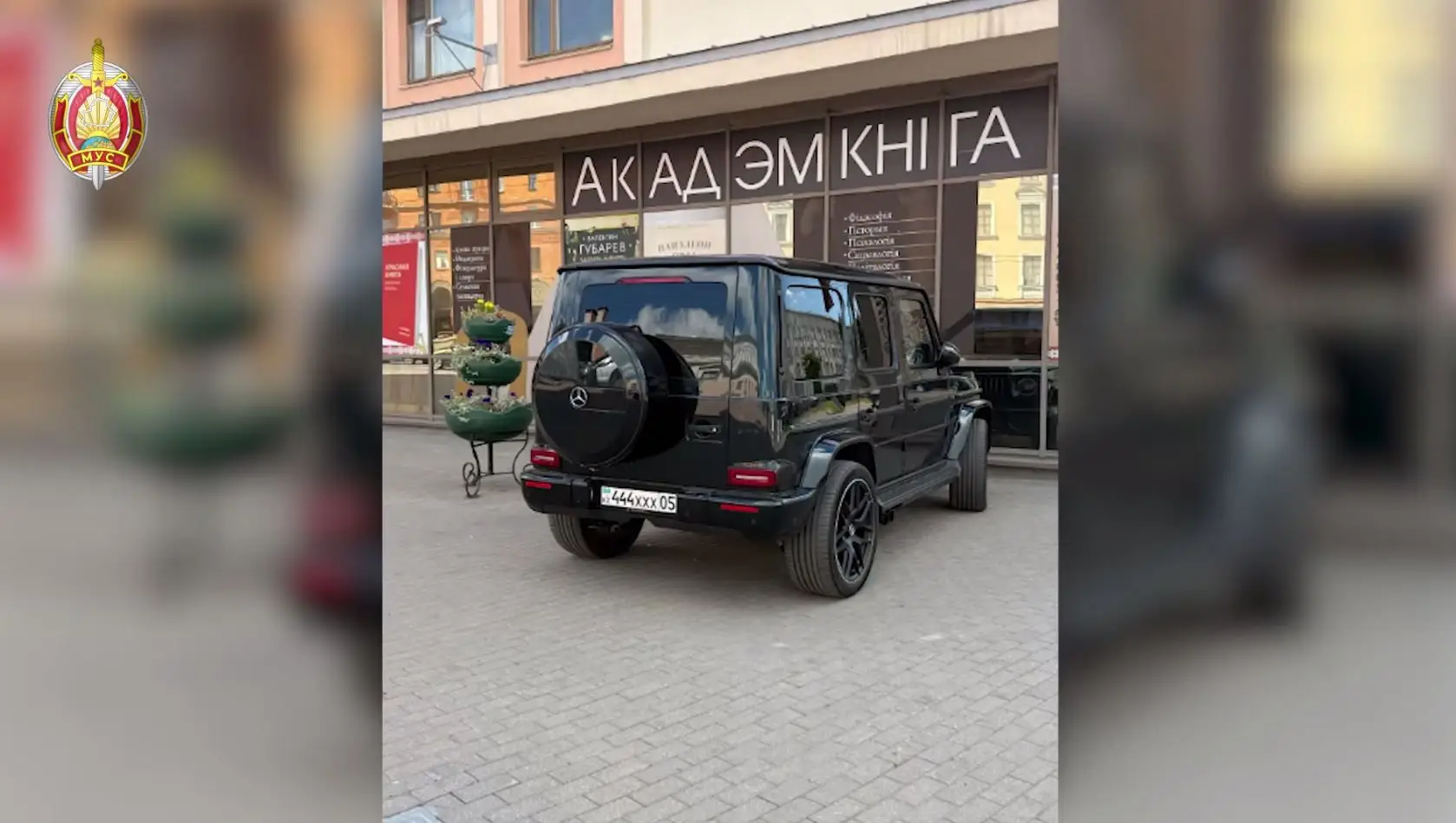 История с дамой из Казахстана на «Гелендвагене» в Минске получила продолжение. МВД Беларуси выступило с заявлением автомобиль на дороге