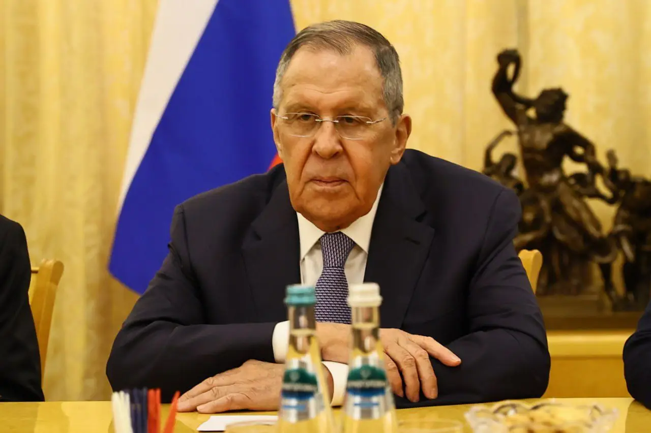 Лавров в ответ на угрозы Киева заявил, что Россия готова предпринять все меры для защиты Беларуси Сергей Лавров