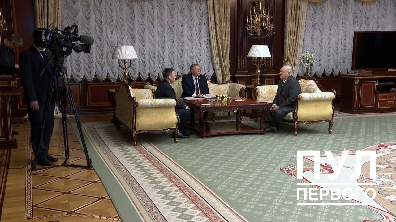 Лукашенко назвал самых зависимых людей