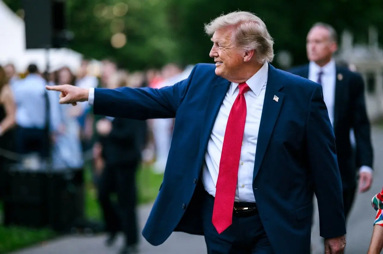 Трамп заявил о подписании договоренности с Ираном и анонсировал скорое открытие Ормузского пролива Дональд Трамп