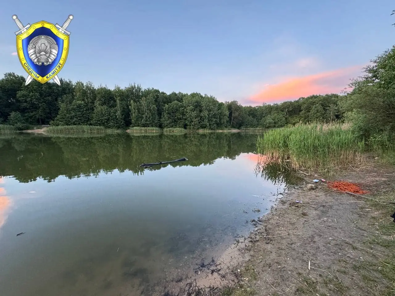 Подросток утонул в искусственном водоеме в Минском районе Берег водоема