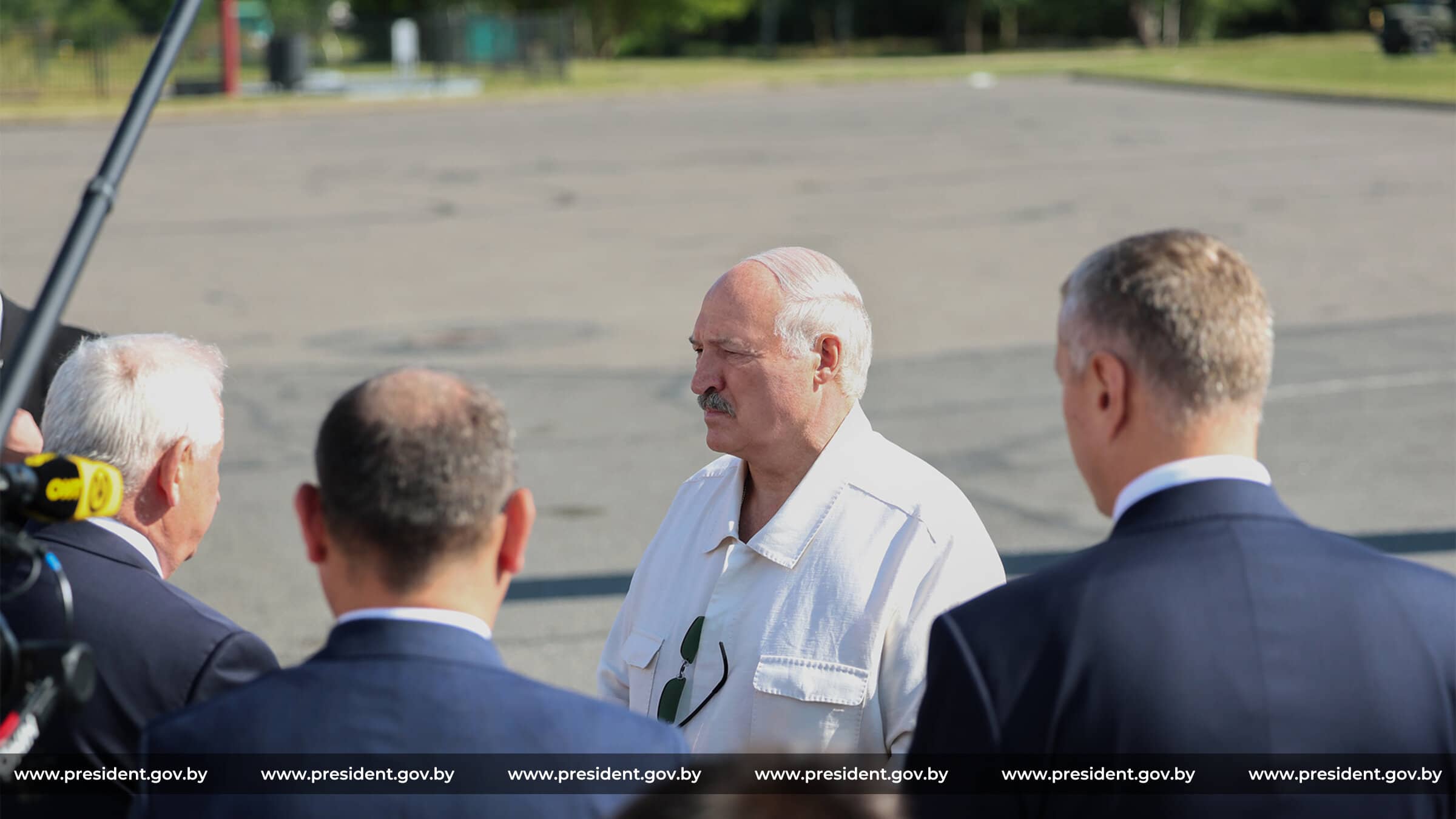 Лукашенко потребовал до конца 2026 года обновить стратегию развития всех предприятий холдинга «Горизонт» Александр Лукашенко