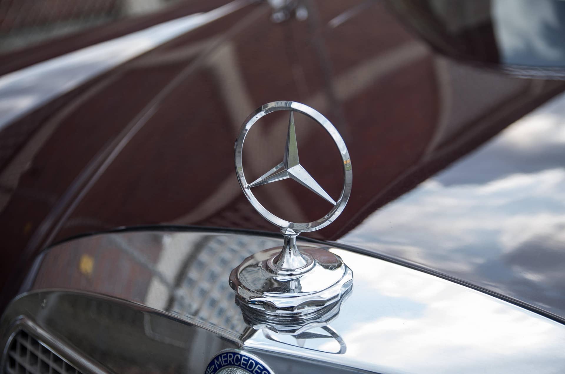 Тимати похвастался Mercedes G500 Cabriolet стоимостью от 30 млн рублей Значок Mercedes