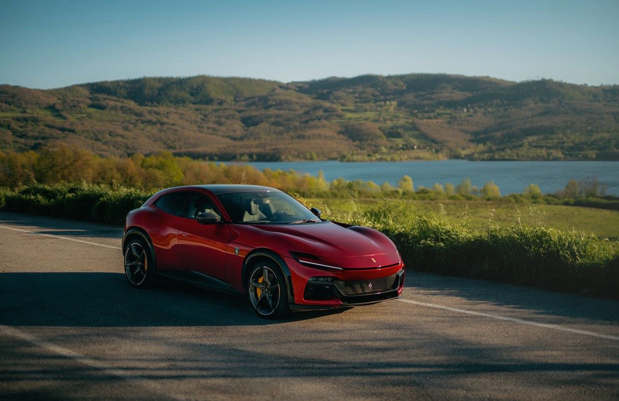 Ferrari перестала продавать автомобили. Слишком много заказов новый автомобиль