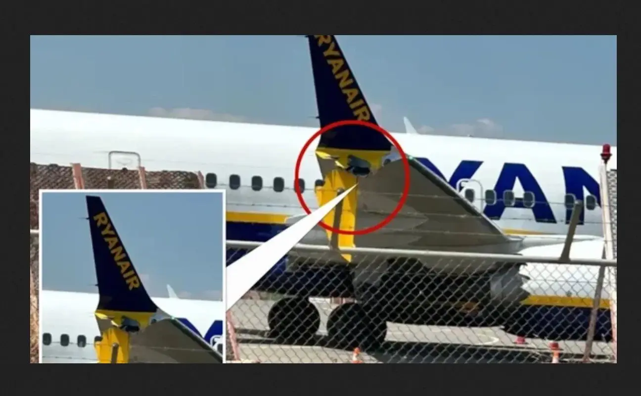 Пассажира самолета Ryanair наполовину вытянуло в иллюминатор самолет в аэропорту