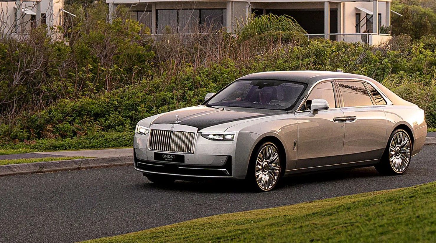 В цветах австралийского побережья. Rolls-Royce представил Noosa Collection Series #1 на базе Ghost новый автомобиль