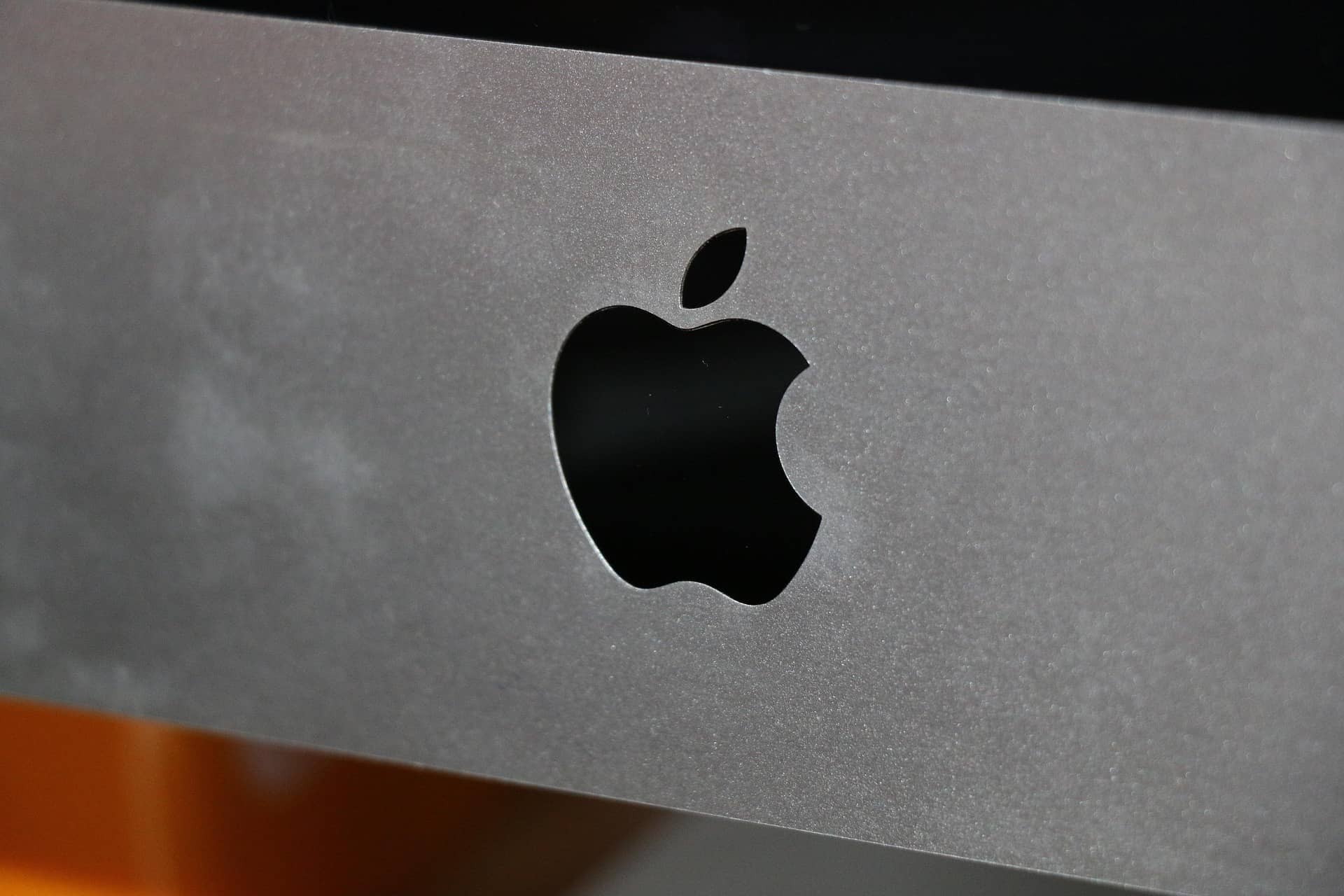 Apple выпустит умные очки с экранами и сенсорами до конца 2027 года Логотип Apple