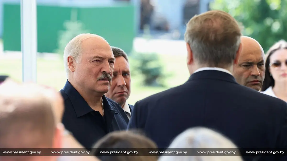 «Для узбеков и для белорусов - разницы не будет». Лукашенко высказался о мигрантах из Узбекистана Александр Лукашенко