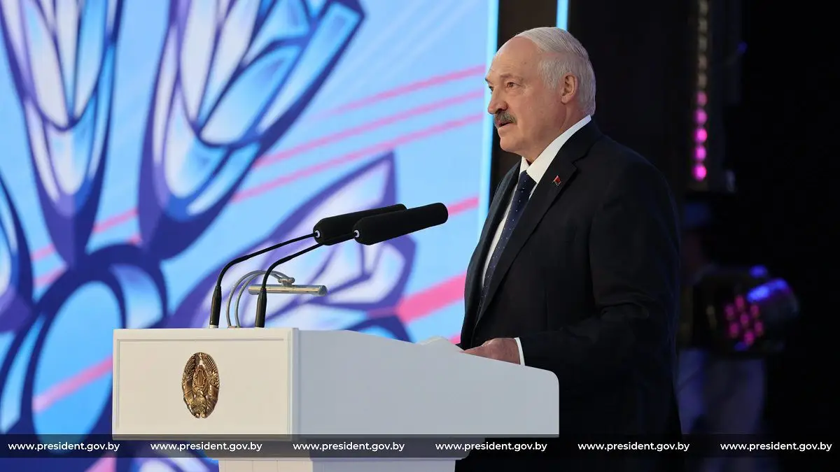 «Черт бы ее побрал!». Лукашенко призвал артистов не лезть в политику Александр Лукашенко