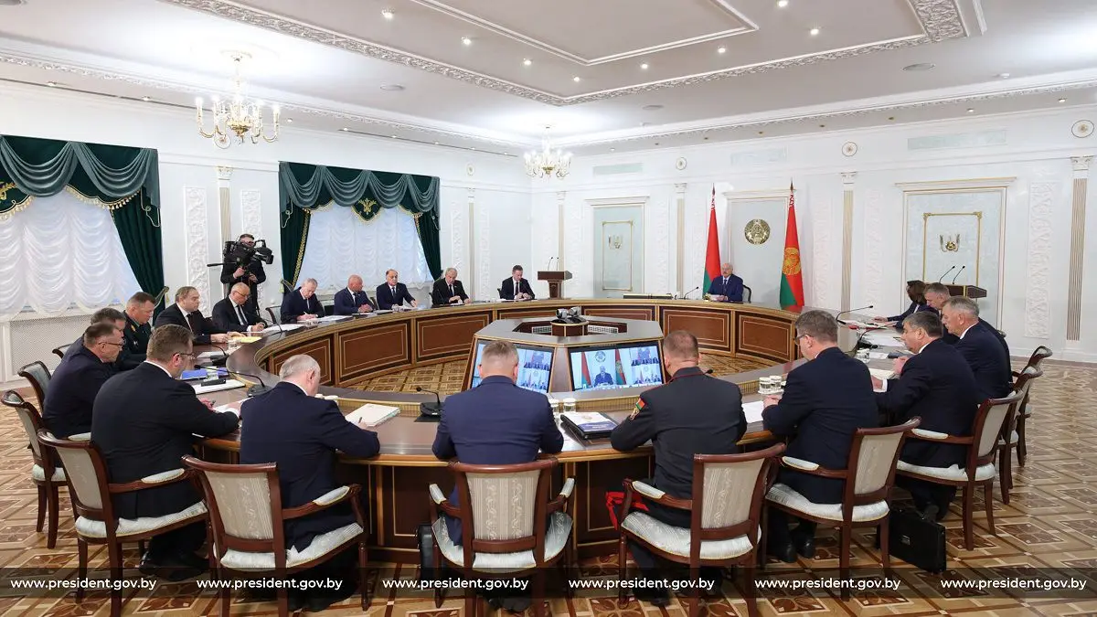 Лукашенко рассказал о фактах «крышевания» со стороны силовиков Александр Лукашенко