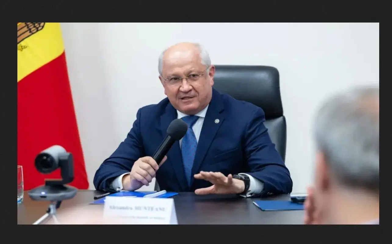 Премьер-министр Молдовы объявил о своей отставке Александр Мунтяну