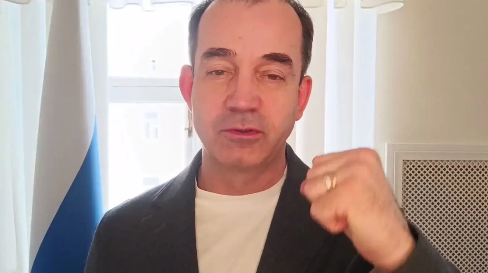 «Они едут сюда, потому что там жрать нечего». Актер Певцов обратился к уехавшим из России коллегам Дмитрий Певцов
