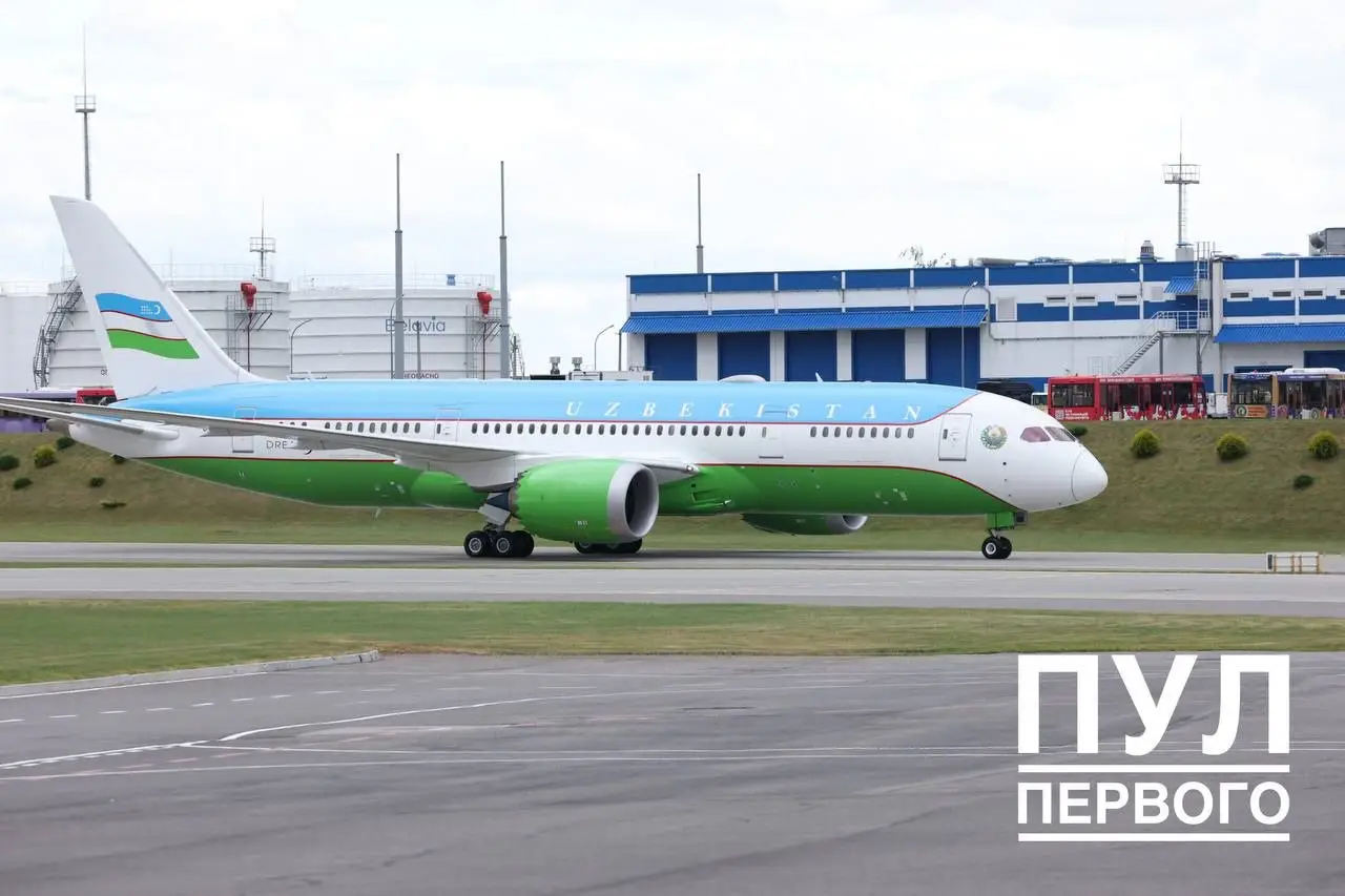 В Беларуси заметили Шавката Мирзиёева самолет в аэропорту