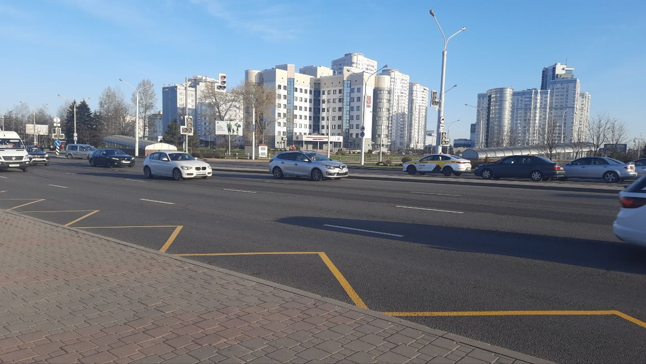 На проспекте Дзержинского в Минске ограничат движение автомобили на улице