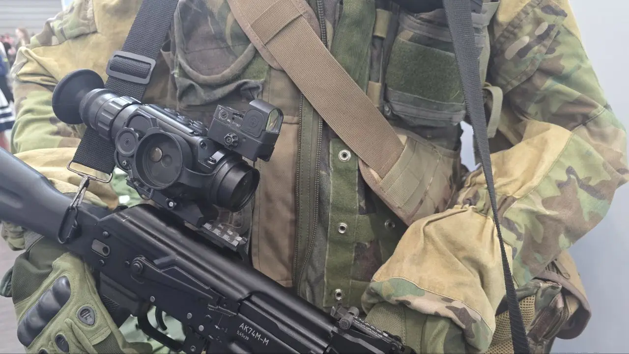 Стало известно, сколько белорусов направили на альтернативную службу военный в форме