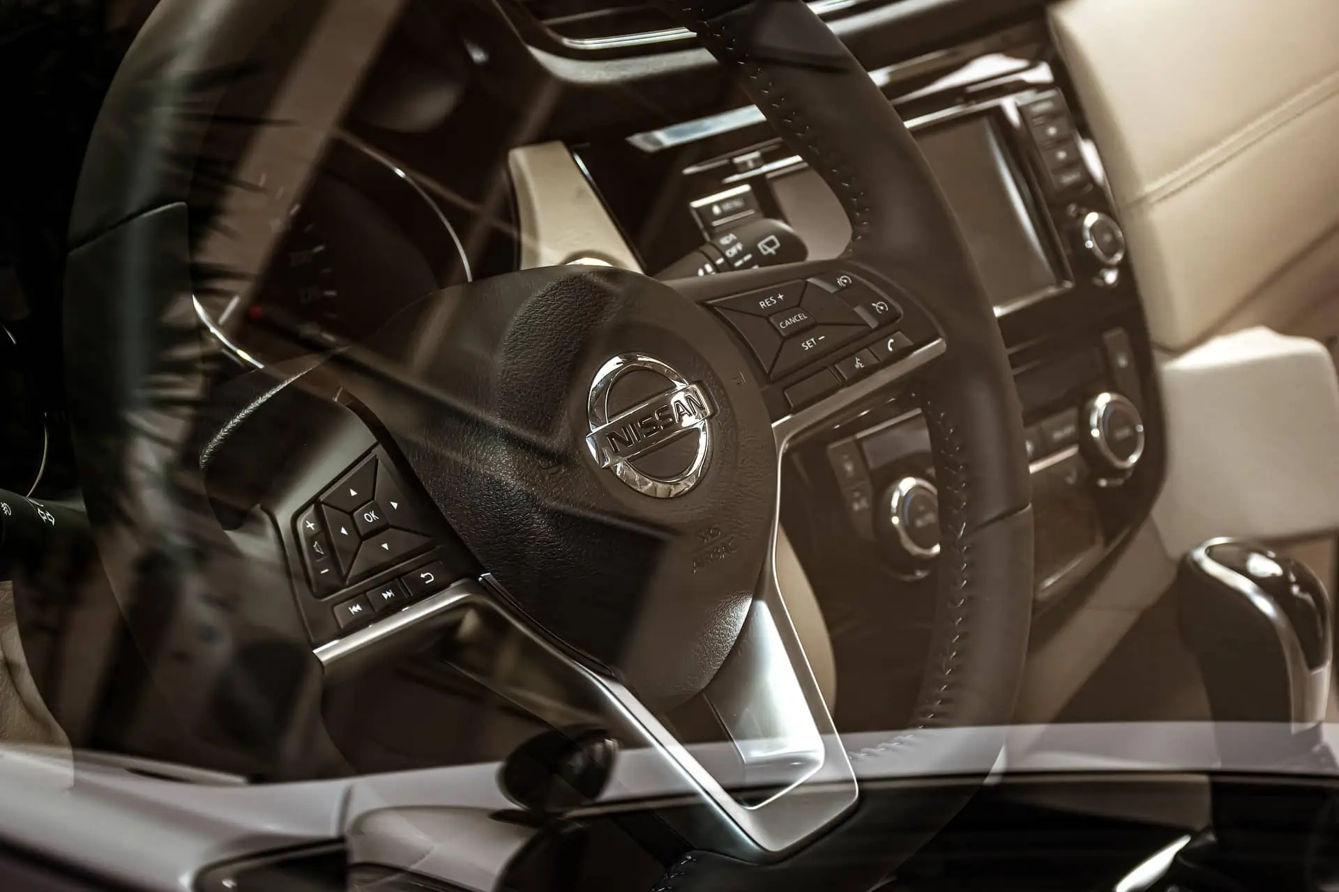 Nissan урежет модельный ряд на 20%. Под сокращение попали легендарные Altima и X-Trail Руль автомобиля