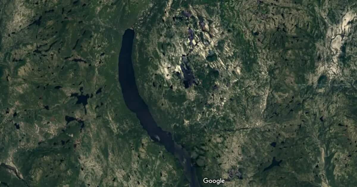 Канадец нашел древний метеоритный кратер диаметром 24 км с помощью Google Maps древний кратер
