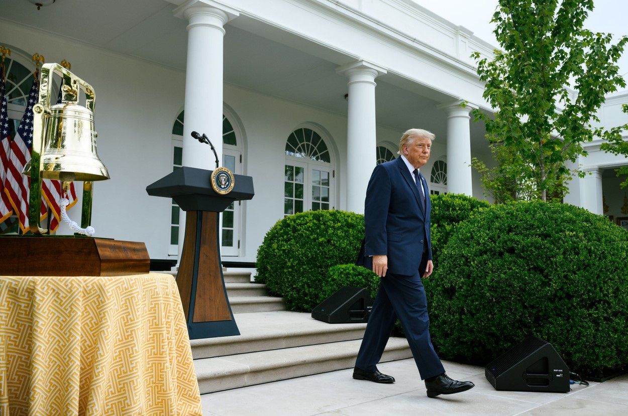 Трамп объявил о возобновлении США блокады морских портов Ирана Дональд Трамп