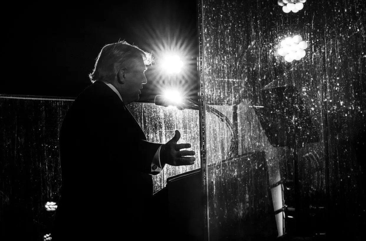 Трамп отказался взимать сбор за проход судов через Ормуз. У него появилась другая идея Дональд Трамп