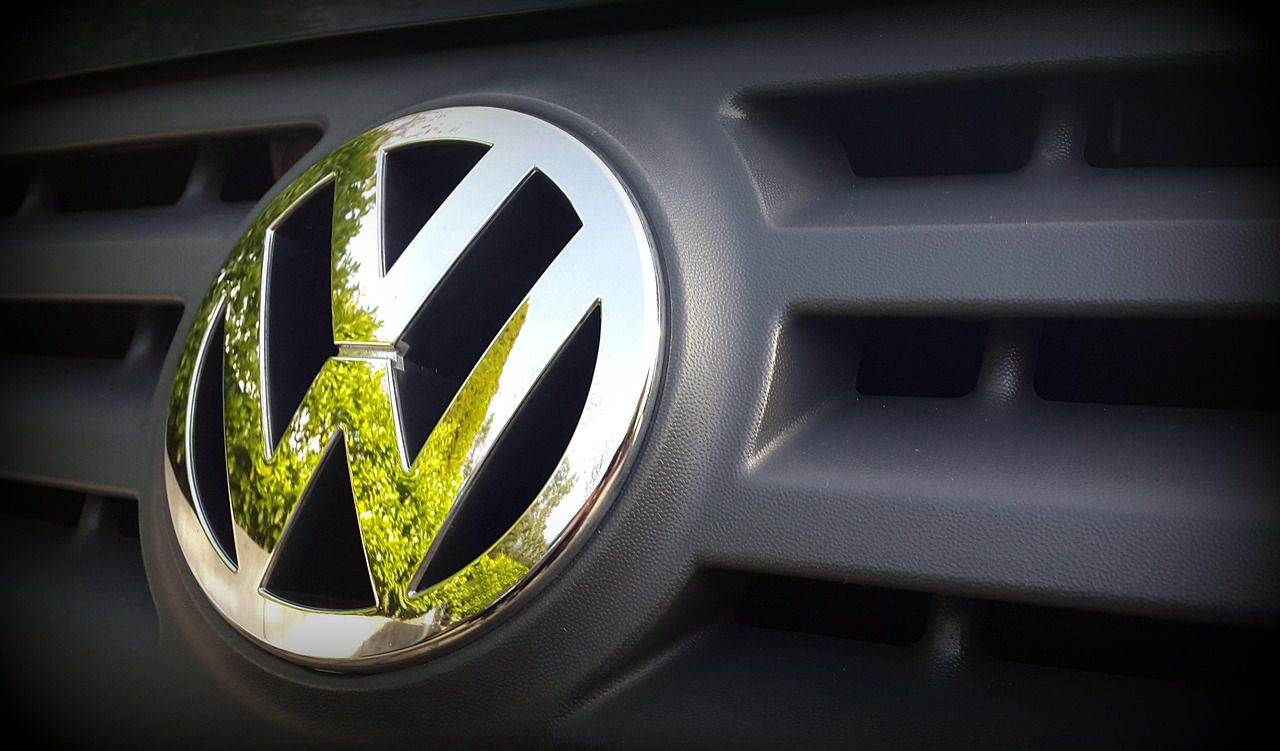 Финансовые проблемы. Volkswagen готовится к масштабной реструктуризации логотип Volkswagen