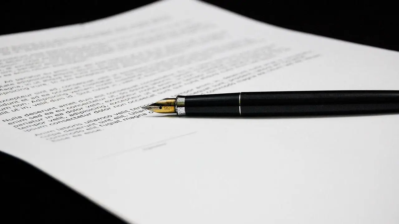 Налоговики посоветовали белорусам жаловаться правильно ручка и бумага