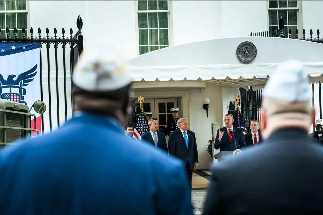 Уже в этот понедельник. Трамп заявил о срочных переговорах с Ираном Дональд Трамп