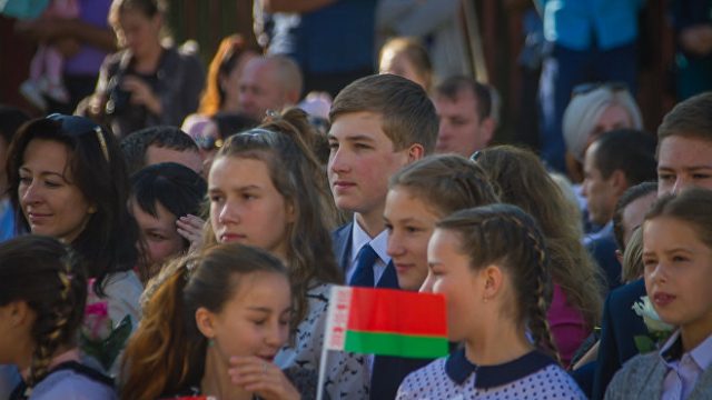 Николай Лукашенко пришел на школьную линейку 1 сентября