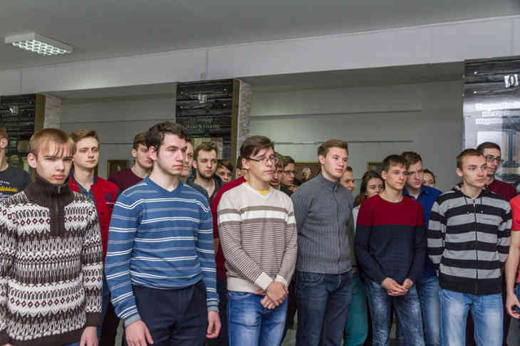 Фотофакт: студенты из Гродно слушали послание Лукашенко стоя