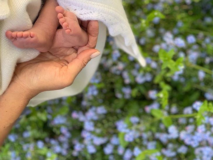 Меган Маркл и принц Гарри показали новое фото новорожденного сына Арчи
