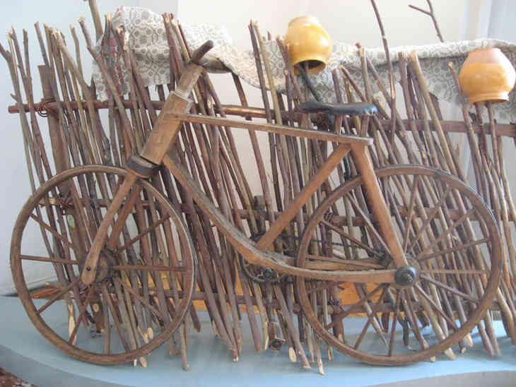 В Беларуси наладили производство велосипедов‍ из натурального дерева