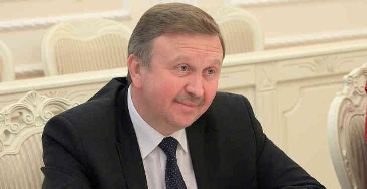 Кобяков обещает высокие зарплаты бюджетникам и рост ВВП в 2018 году
