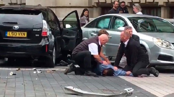Лондонская полиция не считает терактом сегодняшний наезд на пешеходов‍