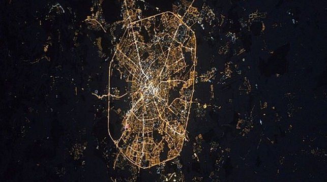 Уроженец Беларуси Олег Новицкий сделал из космоса фото ночного Минска 