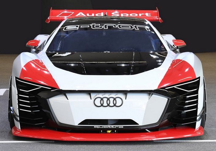 Audi показала новый электрический спорткар e-tron Vision Gran Turismo