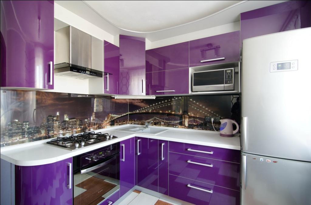 Дизайн  фиолетовых кухонь