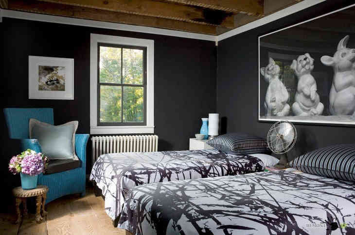 Дизайн спальни с черными стенами