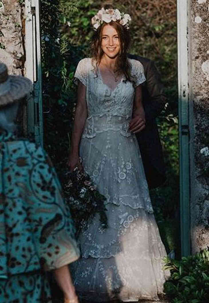 У невесты украли свадебное платье, которому 150 лет