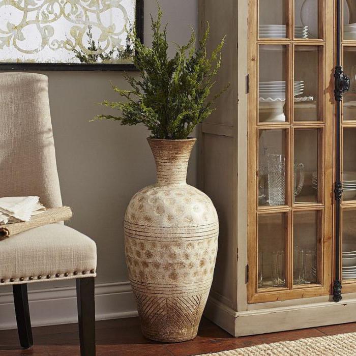 Напольные вазы — стильный аксессуар в дизайне интерьера