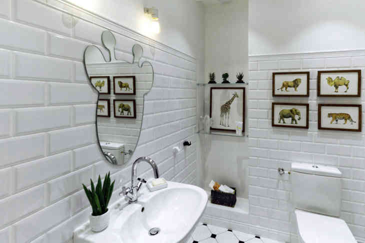 Кирпичная стена в дизайне интерьера ванной комнаты