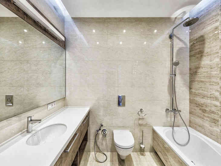 Светлый интерьер ванной комнаты