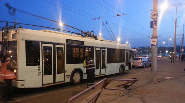 В Минске пьяный водитель врезался в троллейбус с пассажирами: новости ...