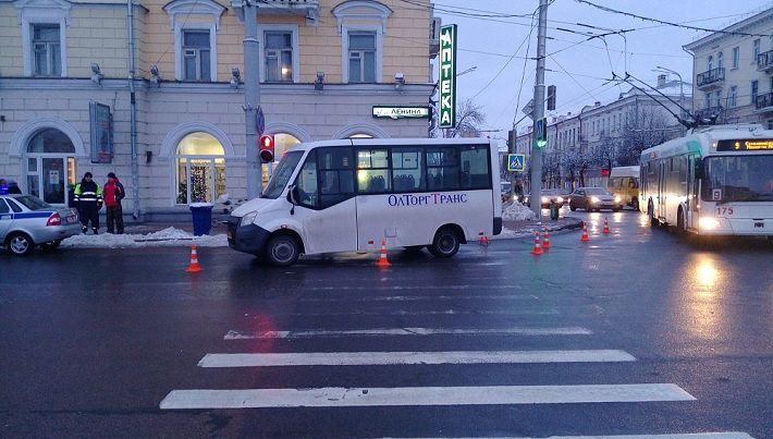 Вчера в Витебске на пешеходном переходе школьницу сбила маршрутка‍