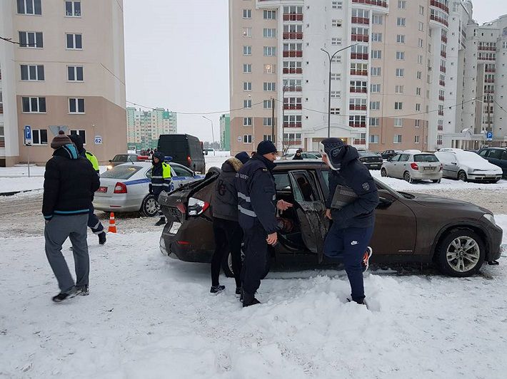 В Могилеве водитель BMW сбил трех человек возле автобусной остановки