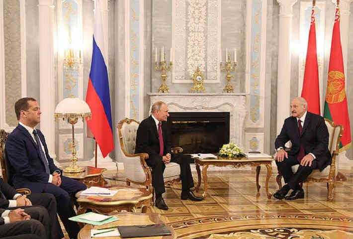 Картина дня: встреча Лукашенко с Путиным и задержание главного патологоанатома Минска