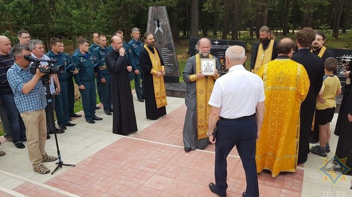 В Минском аэроклубе появился памятник в честь выпускников‍
