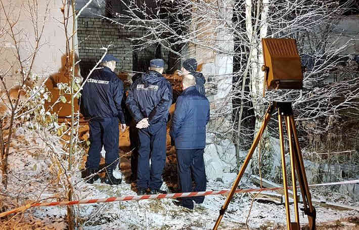 Гибель двоих мальчиков под бетонной плитой в Могилёве: чиновник под следствием