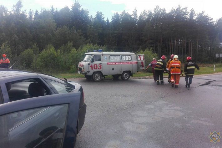 В Узденском районе столкнулись Opel и грузовик: пострадал 63-летний водитель